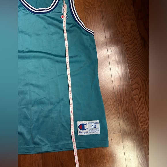 Vintage Champion Larry Johnson jersey. Charlotte Hornets NBA 90’s. Size 40 - Picture 5 of 5